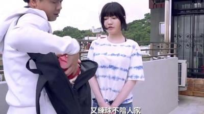 视频监控中，清纯女友欲求不满。