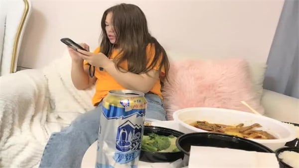约炮达人出征良家肥臀少妇吃饱喝足激情开操