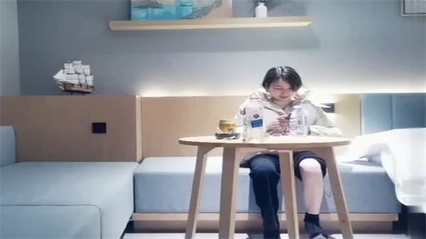 文轩探花极品尤物美女年轻漂亮浅笑勾魂