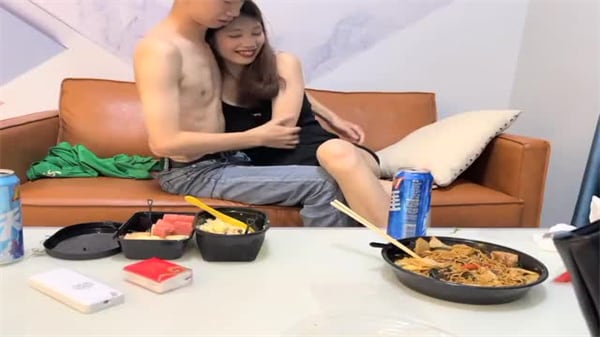 寻花偷拍-约炮大神出征苗窕大奶销售小姐