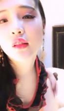 网红脸丰满美女主播喜欢玩诱惑情趣挑逗网友骚的不行不一样的秀