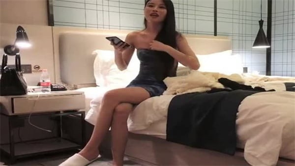 重推荐文轩探花超模大长腿高挑身材美女