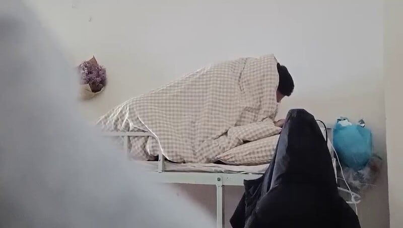 最新重磅大瓜诸葛亮晶晶和不羡江中仙女的跑去男生宿舍诱人录像有人玩游戏激战超级猛床都要散架了